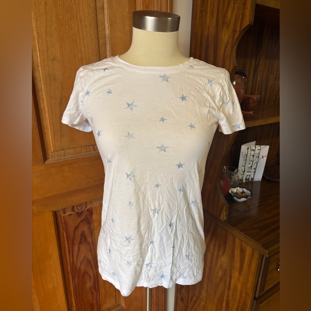 Gap White Favorite Tee with Blue Stars XS